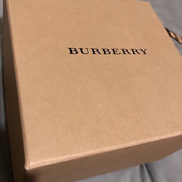 Burberry watch - FIXED PRICE - Picture 7 of 8